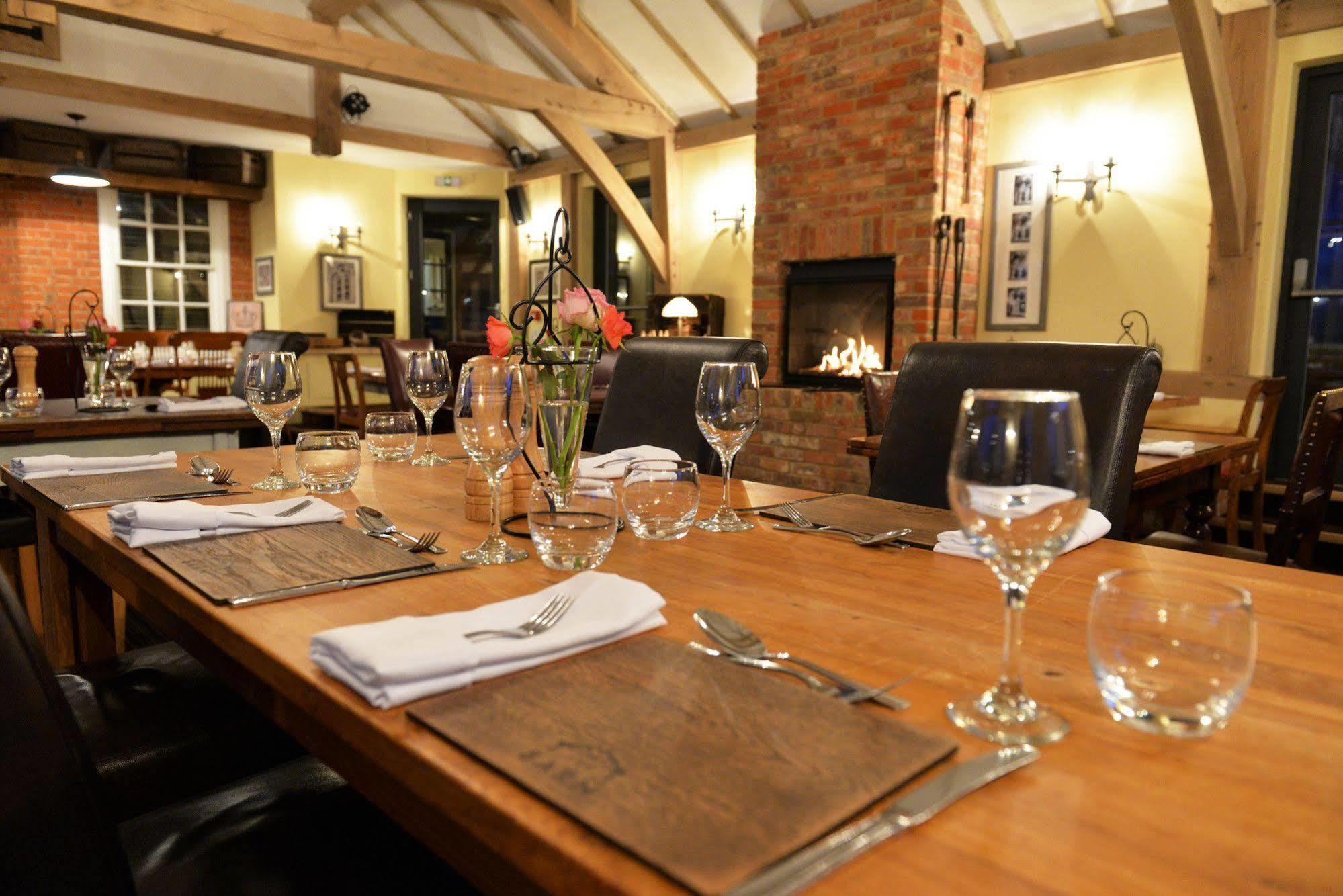 Hare And Hounds - Newbury Hotell Newbury  Eksteriør bilde