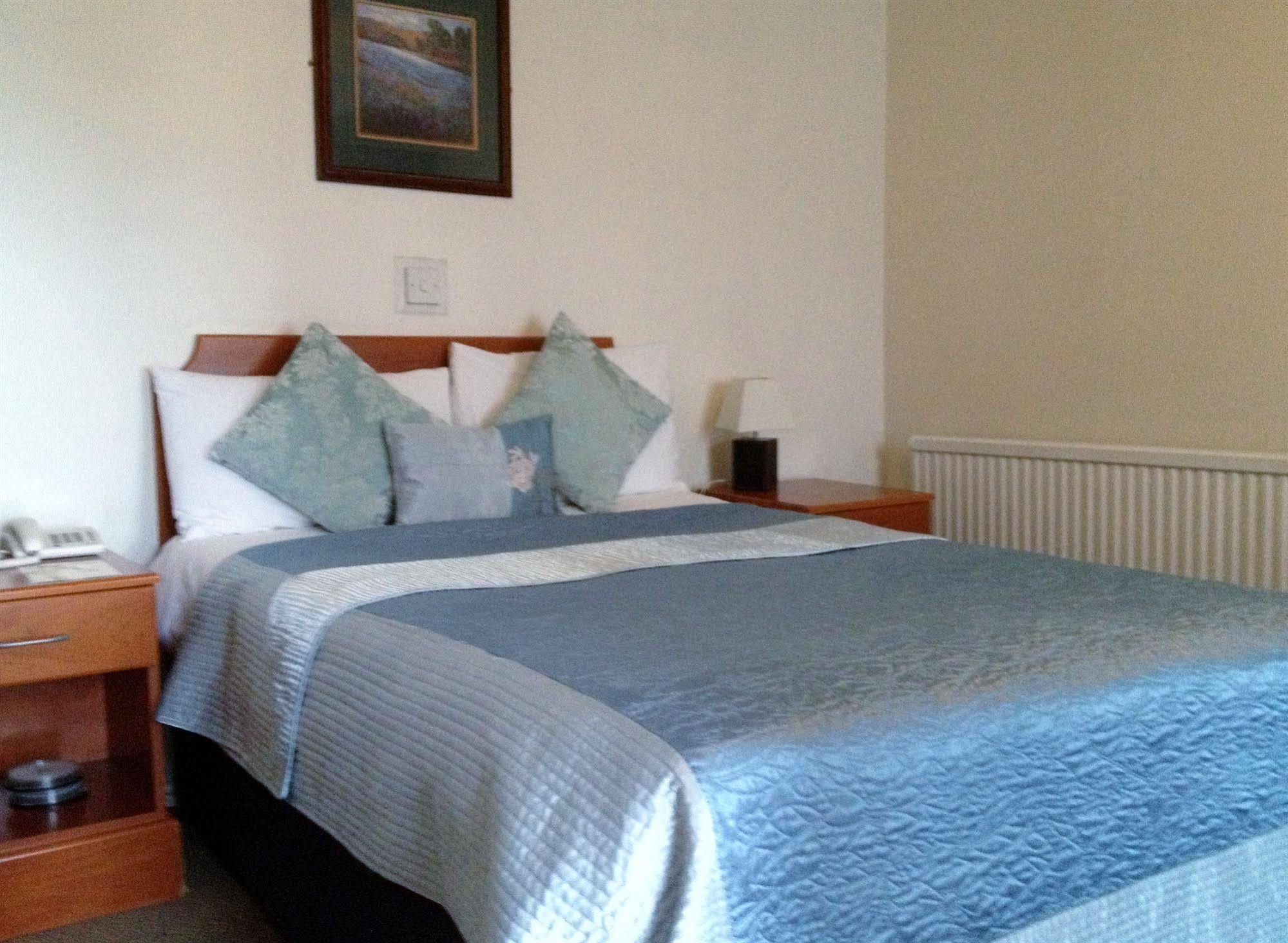 Hare And Hounds - Newbury Hotell Newbury  Eksteriør bilde
